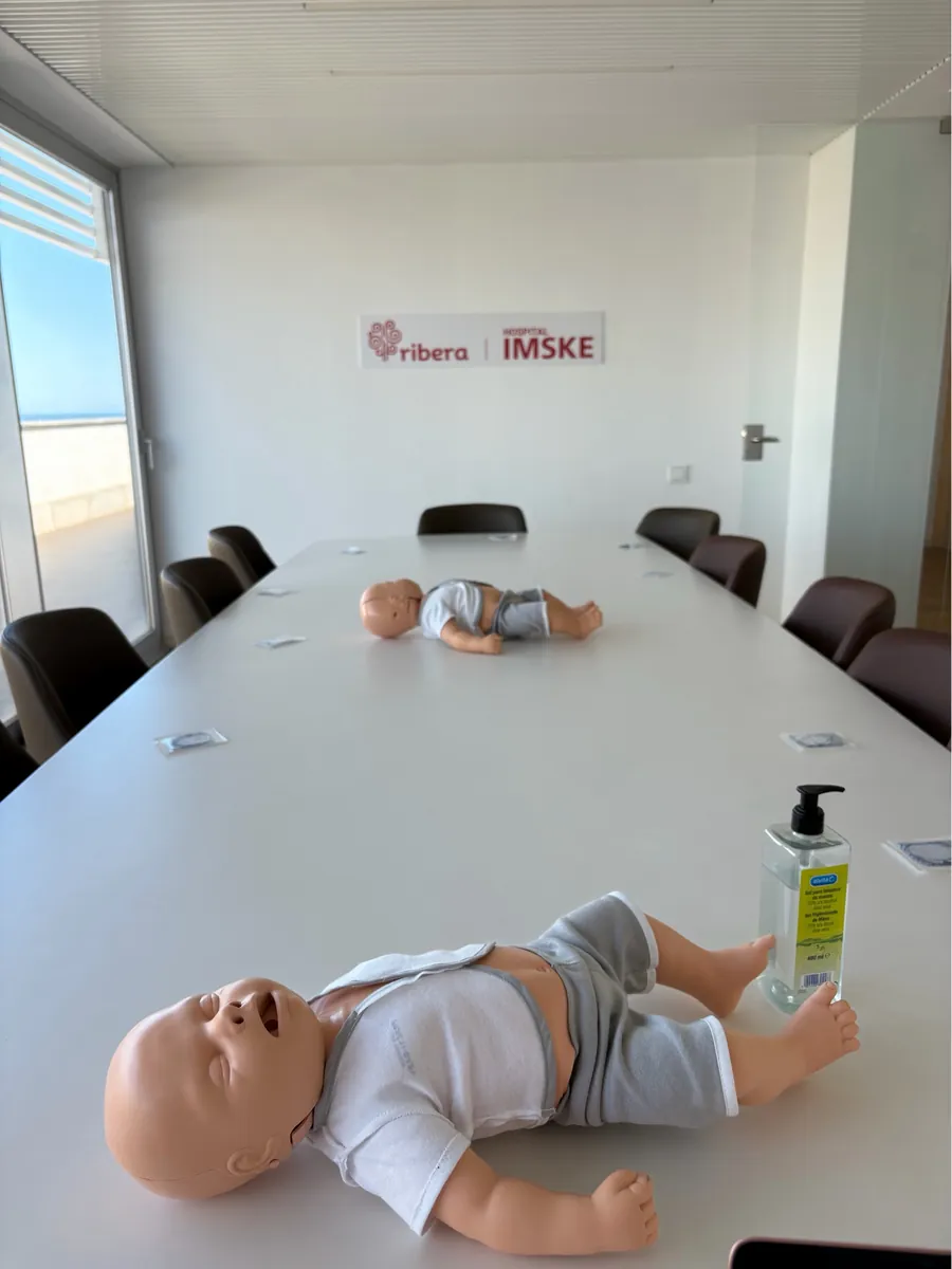 Maniquí de lactante para practicar la RCP en bebés